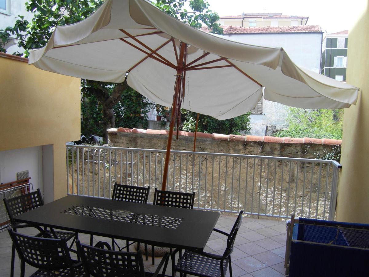 Residence Panama Alassio Buitenkant foto